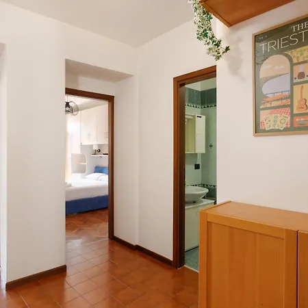 Vecellio, Rustico In Centro A 的里雅斯特