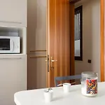Апартаменты Aria Di Trieste, Lo Sguardo Di Montale *