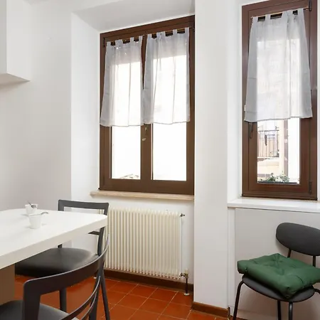 Апартаменты Vecellio, Rustico In Centro A Триест