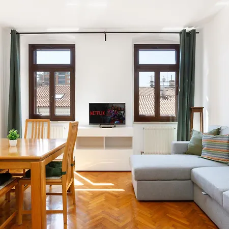 Vecellio, Rustico In Centro A Апартаменты Триест